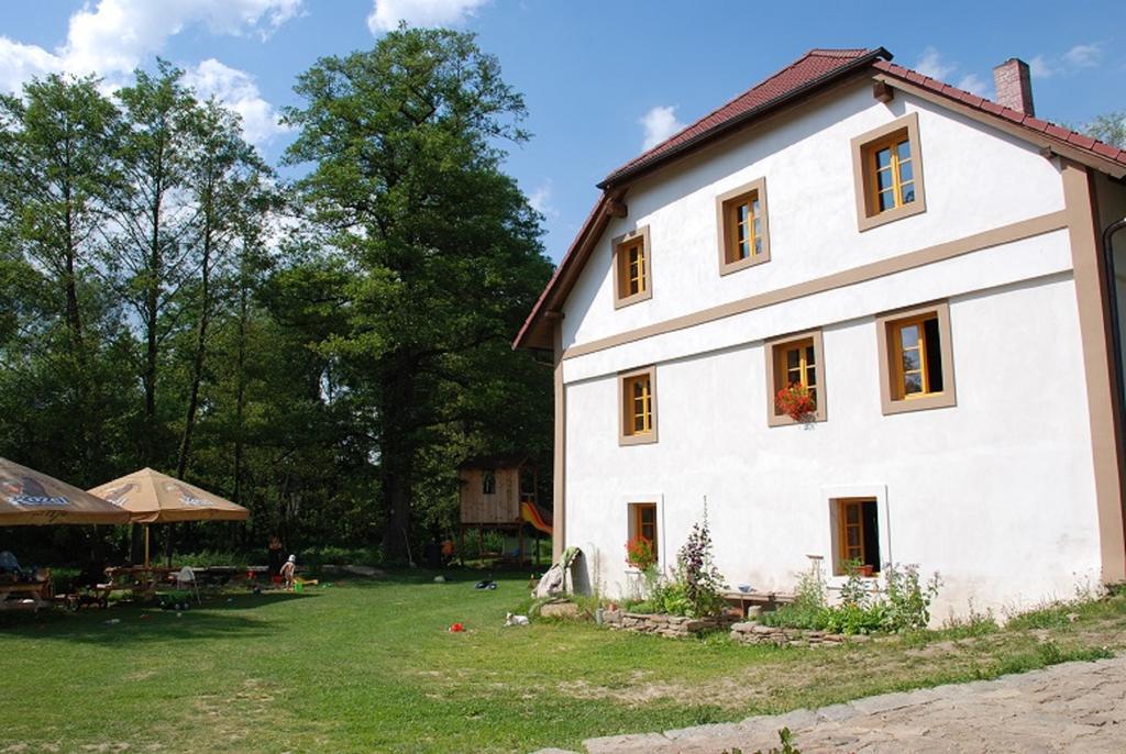 Biofarma Dolejsi Mlyn Villa Kamberk Buitenkant foto